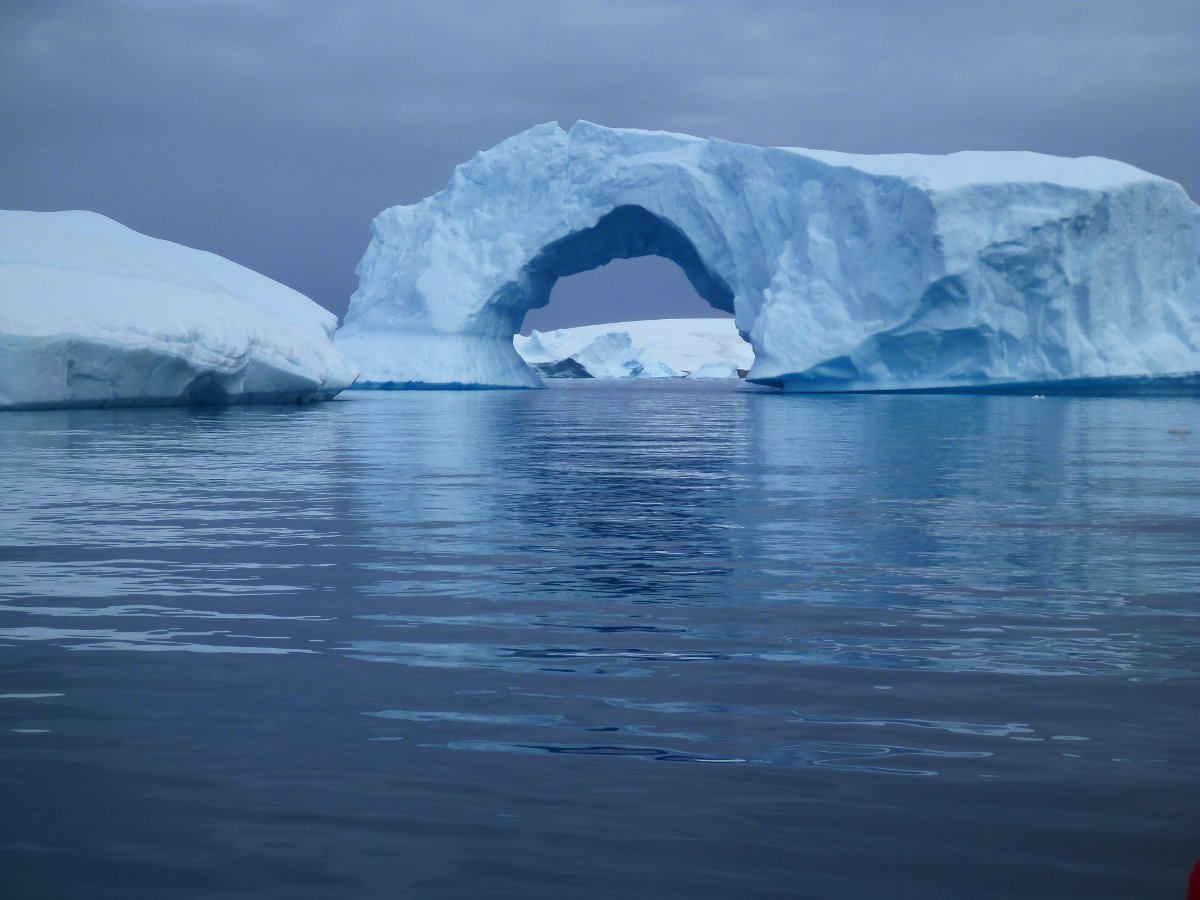 Photo of glacier by Rick Bellingham