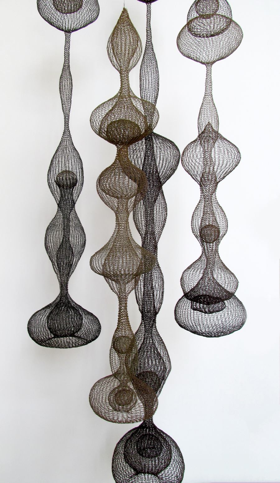 Title: Ruth Asawa | Group of Architectural Works, 1955-1965. Copper and brass wire (1926-2013) San Jose Museum of Art | Author: rocor | Source: Flickr | License: CC BY-NC 2.0