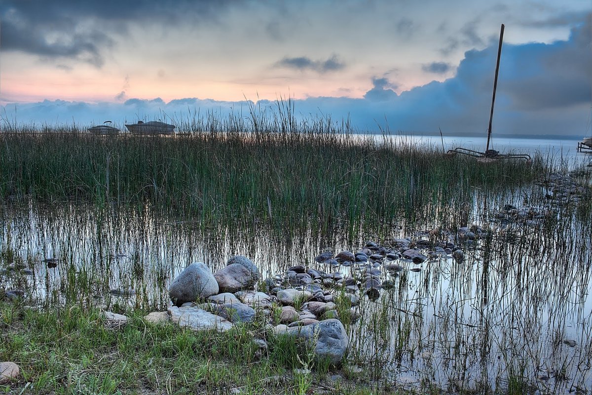 Title: Sunrise on the Lake – Traverse City, MI | Author: Bryan Casteel | Source: Panoramio | License: CC BY 3.0