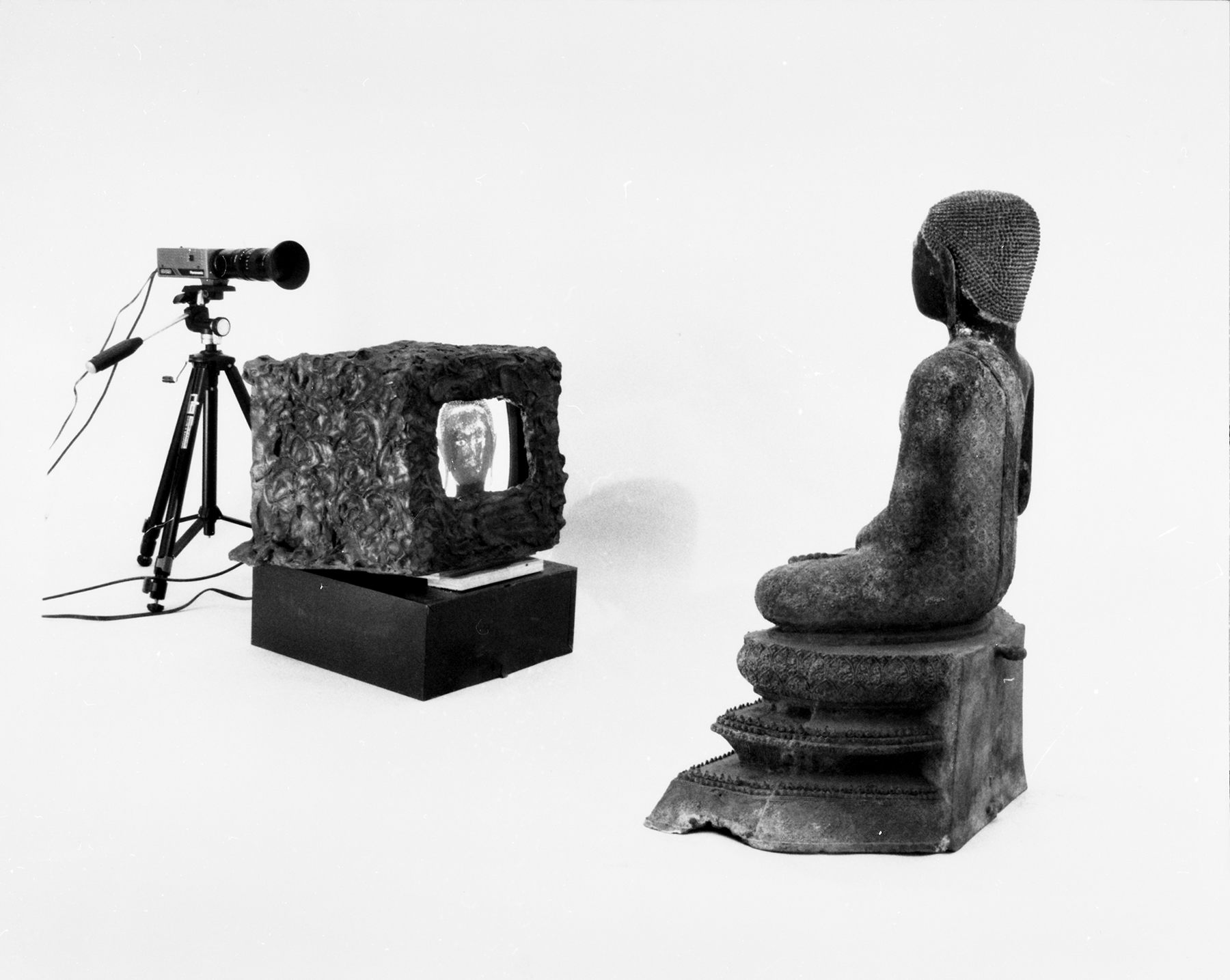 Title: Nam June Paik, TV-Buddha, 1989 | Author: Nam June Paik | Source: Biennale of Sydney | License: CC BY-NC-ND 2.0