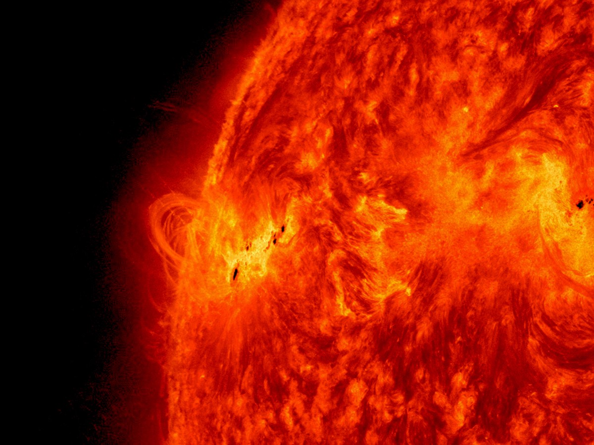  Solar activity: NASA's Solar Dynamics Observatory captured this image of the X1.2 class solar flare on May 14, 2013 | License: CC0