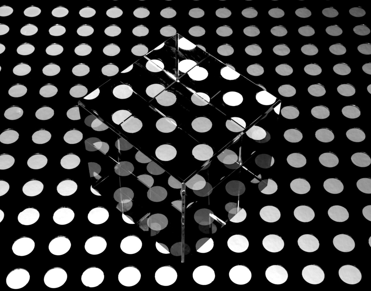 black and white polka dot pattern | Credit: Michael Dziedzic (@lazycreekimages) | License: CC0