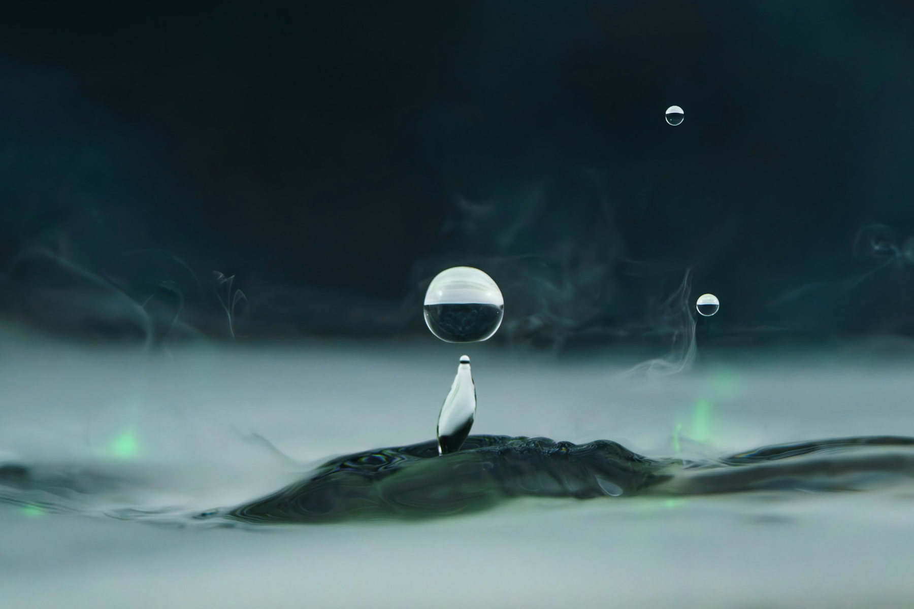 Drop Motion is a photographic series that tries to capture the beauty and organic nature of water in movement. | Title: Planets (Drop Motion Series) | Credit: Carol Gauthier (@carolgauthier) | License: CC0