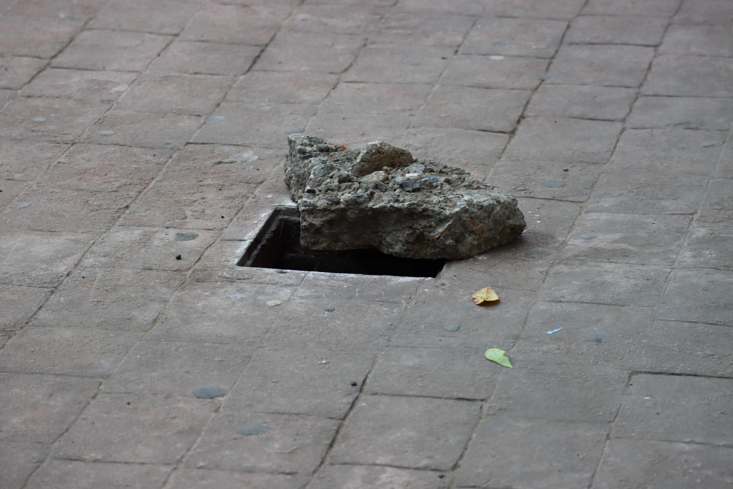 Title: Missing 7 | Credit: Polo (@pulpolux) | Source: Flickr | License: CC BY-NC 2.0